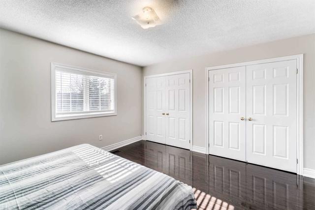 153 Checkerberry Cres, House attached with 3 bedrooms, 3 bathrooms and 3 parking in Brampton ON | Image 14
