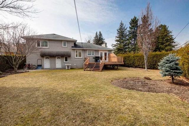 10 Oscar Crt, House detached with 3 bedrooms, 2 bathrooms and 4 parking in Toronto ON | Image 6