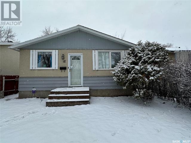 18 Marshall Crescent, House detached with 3 bedrooms, 1 bathrooms and null parking in Regina SK | Image 2