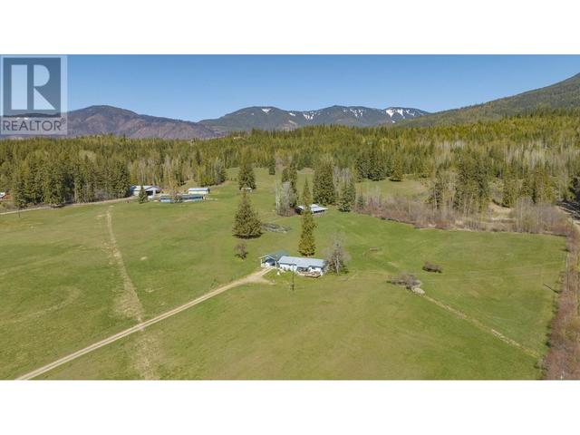 6197 Line 17 Road, House detached with 3 bedrooms, 2 bathrooms and 20 parking in Columbia Shuswap F BC | Image 50