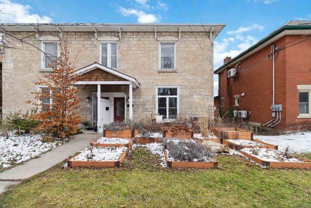 38 Waterloo Ave, House semidetached with 2 bedrooms, 3 bathrooms and 2 parking in Guelph ON | Image 1