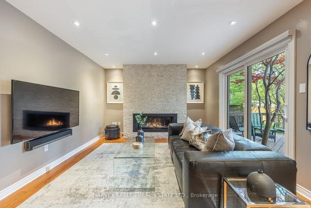 42 Bowring Walk, House detached with 4 bedrooms, 3 bathrooms and 6 parking in Toronto ON | Image 5