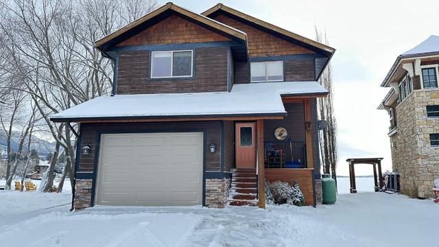 1747 5th Avenue, House detached with 3 bedrooms, 3 bathrooms and 3 parking in Invermere BC | Image 2