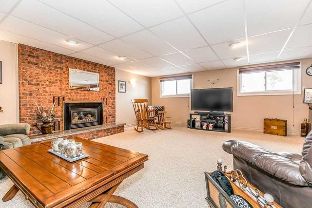 1092 Old Barrie Rd W, House detached with 3 bedrooms, 2 bathrooms and 8 parking in Oro Medonte ON | Image 16