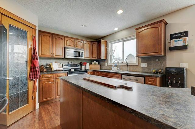 708 Hamptons Bay Se, House detached with 3 bedrooms, 2 bathrooms and 2 parking in Calgary AB | Image 5