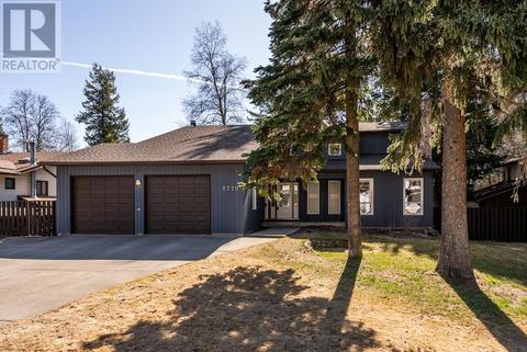2770 Wildwood Crescent, House detached with 5 bedrooms, 4 bathrooms and null parking in Prince George BC | Card Image