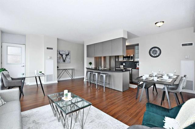 906 - 70 Alexander St, Condo with 2 bedrooms, 2 bathrooms and 1 parking in Toronto ON | Image 24