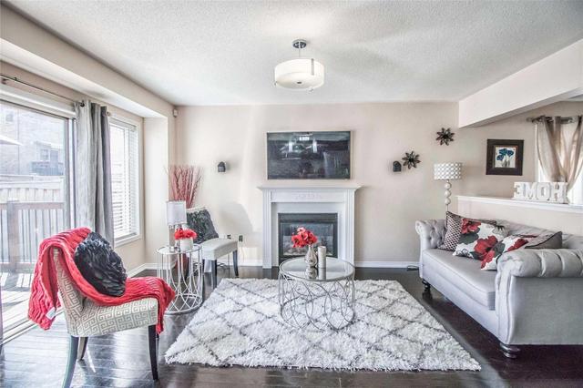 39 Lloydminster Ave, House detached with 4 bedrooms, 3 bathrooms and 1 parking in Ajax ON | Image 5