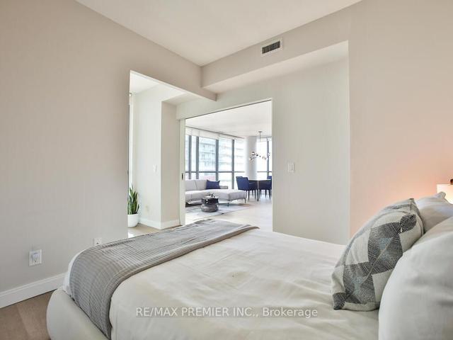 1606 - 8 Charlotte St, Condo with 2 bedrooms, 2 bathrooms and 1 parking in Toronto ON | Image 16