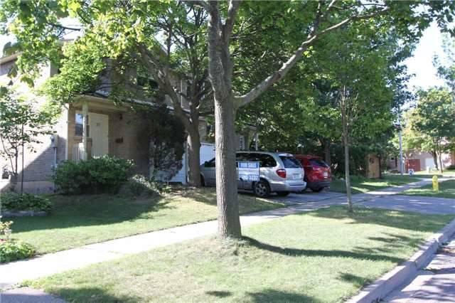 29 Karen St, House semidetached with 3 bedrooms, 2 bathrooms and 1 parking in Vaughan ON | Image 13