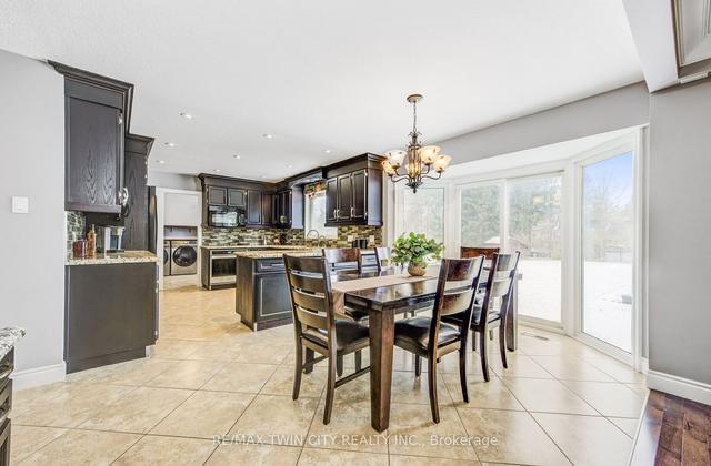 306 Edgehill Dr, House detached with 4 bedrooms, 3 bathrooms and 12 parking in Kitchener ON | Image 3