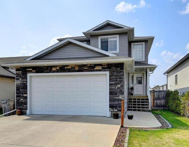 12114 103 Street, House detached with 4 bedrooms, 3 bathrooms and 4 parking in Grande Prairie AB | Image 1