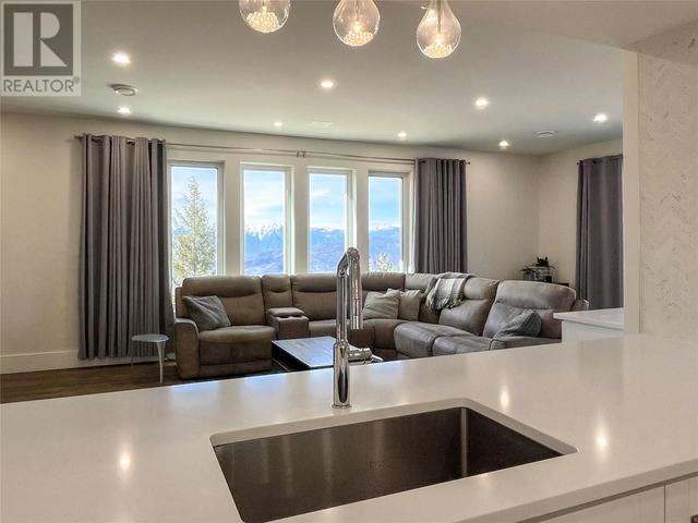 860 Bullmoose Trail, House detached with 4 bedrooms, 2 bathrooms and 2 parking in Okanagan Similkameen A BC | Image 27