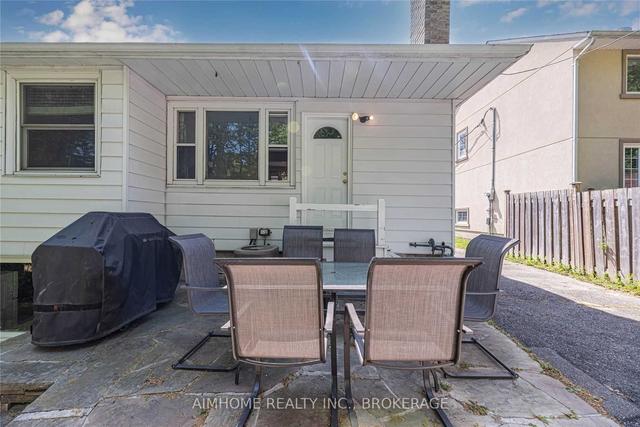 6 Roycrest Ave, House detached with 3 bedrooms, 2 bathrooms and 3 parking in Toronto ON | Image 13