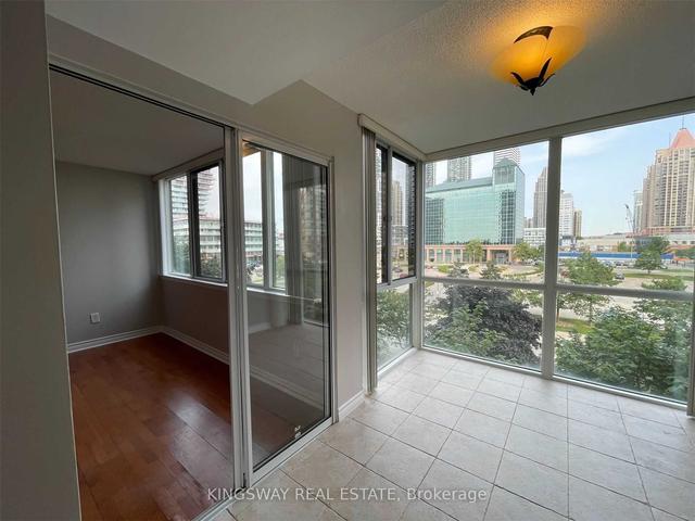 509 - 350 Webb Dr, Condo with 2 bedrooms, 2 bathrooms and 1 parking in Mississauga ON | Image 10