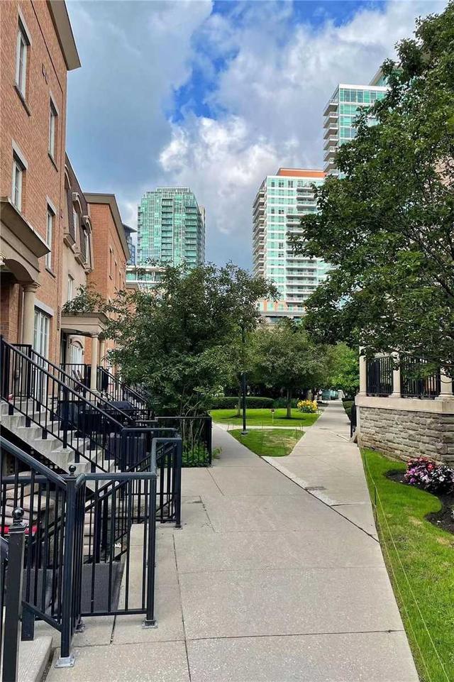 1012 - 54 East Liberty St, Townhouse with 2 bedrooms, 2 bathrooms and 1 parking in Toronto ON | Image 5