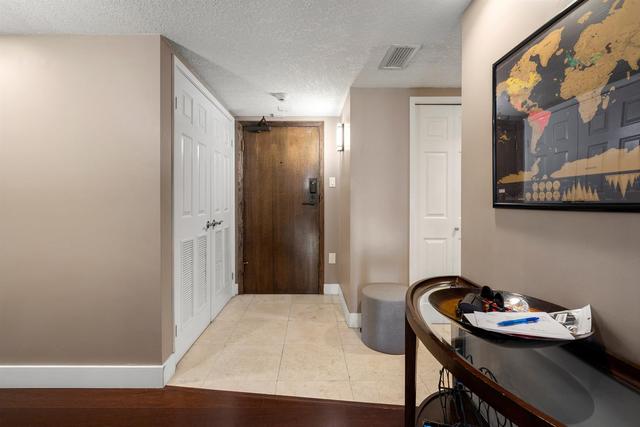 1601 - 1100 8 Avenue Sw, Condo with 2 bedrooms, 2 bathrooms and 1 parking in Calgary AB | Image 10