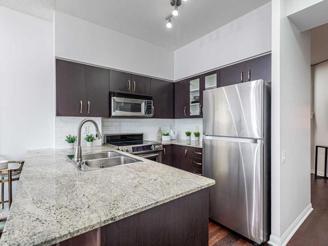711 - 15 Windermere Ave, Condo with 1 bedrooms, 1 bathrooms and 1 parking in Toronto ON | Image 4