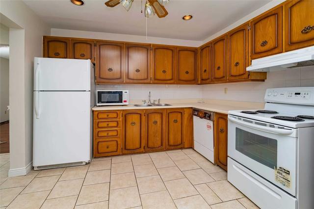 81 Palmdale Dr, Townhouse with 4 bedrooms, 2 bathrooms and 1 parking in Toronto ON | Image 27