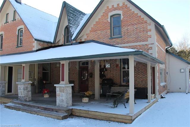 6 Nipissing Street, House detached with 7 bedrooms, 7 bathrooms and null parking in Kawartha Lakes ON | Image 2