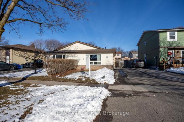 301 Tipperary St, House semidetached with 3 bedrooms, 2 bathrooms and 2 parking in Oshawa ON | Image 22