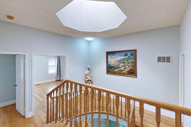 153 Wintermute Blvd, House detached with 4 bedrooms, 5 bathrooms and 7 parking in Toronto ON | Image 10