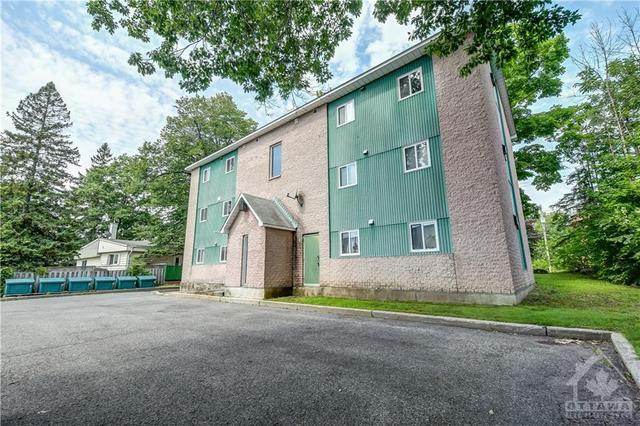 3 - 1365 Laurier Street, Condo with 2 bedrooms, 1 bathrooms and 1 parking in Clarence Rockland ON | Image 9