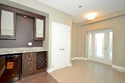 40 Guild Hall Dr, House detached with 4 bedrooms, 4 bathrooms and 5 parking in Toronto ON | Image 2