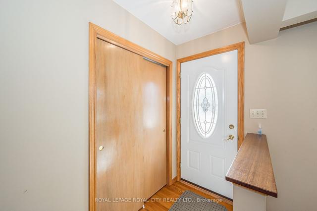 23 Marlborough Rd, House detached with 2 bedrooms, 2 bathrooms and 3 parking in Guelph ON | Image 36
