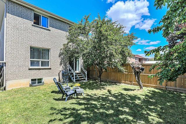 72 Clearmeadow Blvd, House attached with 4 bedrooms, 4 bathrooms and 5 parking in Newmarket ON | Image 15