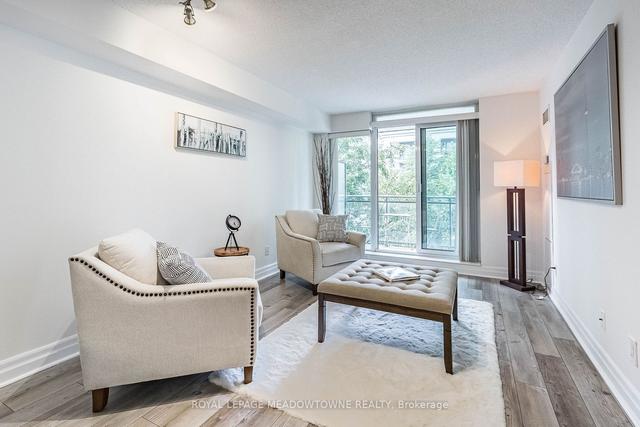 216 - 2119 Lakeshore Blvd W, Condo with 2 bedrooms, 2 bathrooms and 1 parking in Toronto ON | Image 2