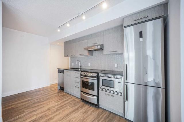 1017 - 87 Peter St, Condo with 2 bedrooms, 2 bathrooms and 0 parking in Toronto ON | Image 3