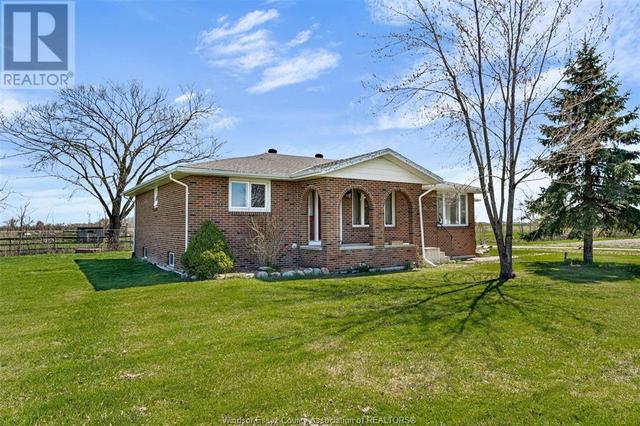 278 County Rd 27 East, House detached with 5 bedrooms, 2 bathrooms and null parking in Kingsville ON | Image 3