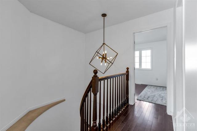 413 Dusk Private, Townhouse with 3 bedrooms, 2 bathrooms and 3 parking in Ottawa ON | Image 8