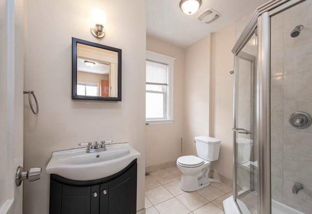 328 Bridge Ave, House detached with 3 bedrooms, 1 bathrooms and 2 parking in Windsor ON | Image 3