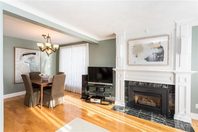 2036 Dorval Avenue, House detached with 3 bedrooms, 2 bathrooms and 4 parking in Ottawa ON | Image 6