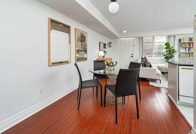 105 - 415 Jarvis St, Townhouse with 2 bedrooms, 1 bathrooms and 1 parking in Toronto ON | Image 2