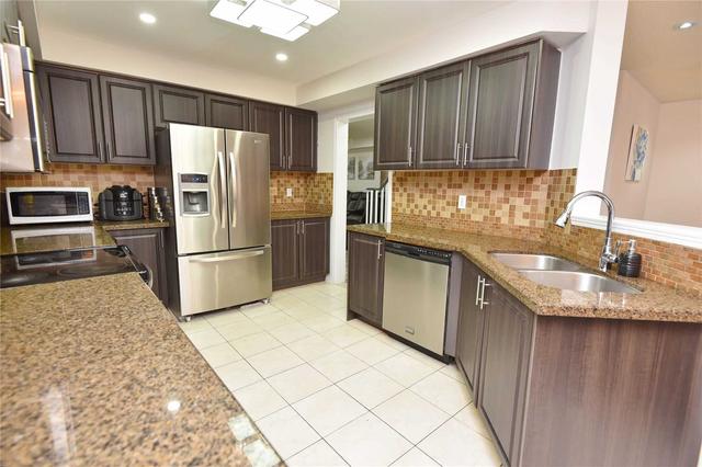 19 Tideland Dr, House detached with 4 bedrooms, 4 bathrooms and 3 parking in Brampton ON | Image 13
