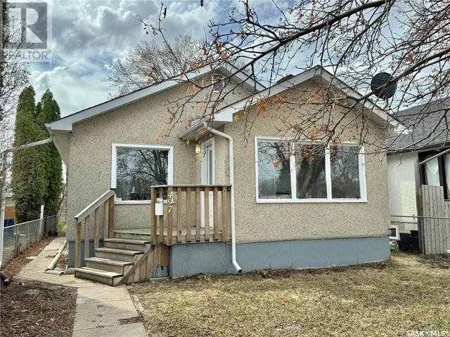 497 11th Street E, House detached with 2 bedrooms, 1 bathrooms and null parking in Prince Albert SK | Image 1