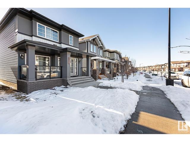 2267 Casey Cr Sw, House detached with 4 bedrooms, 3 bathrooms and 4 parking in Edmonton AB | Image 2