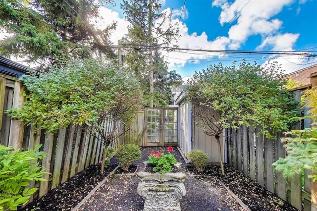 115 1/2 Marlborough Ave, House semidetached with 3 bedrooms, 2 bathrooms and 1 parking in Toronto ON | Image 24