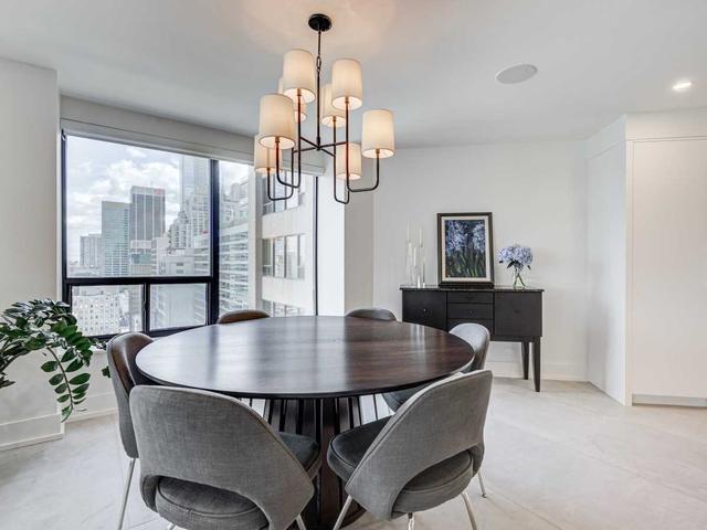 1601 - 175 Cumberland St, Condo with 1 bedrooms, 2 bathrooms and 1 parking in Toronto ON | Image 21