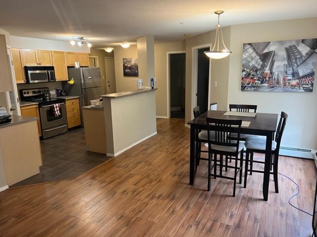 220 - 1648 Saamis Drive Nw, Condo with 2 bedrooms, 2 bathrooms and 2 parking in Medicine Hat AB | Image 6