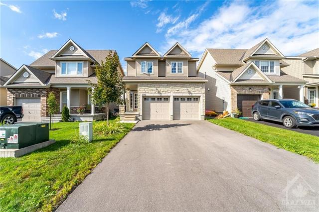 196 Onyx Crescent, House detached with 3 bedrooms, 3 bathrooms and 6 parking in Clarence Rockland ON | Image 1