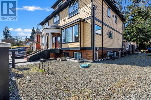 1064 Beverley Pl, House detached with 13 bedrooms, 7 bathrooms and 3 parking in Victoria BC | Image 5