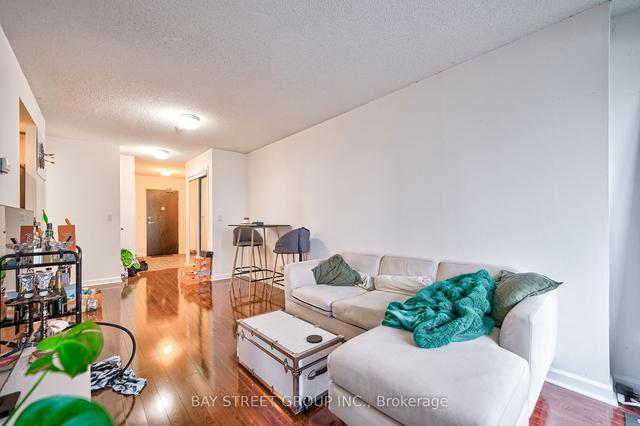 2016 - 8 Park Rd, Condo with 1 bedrooms, 1 bathrooms and 0 parking in Toronto ON | Image 8