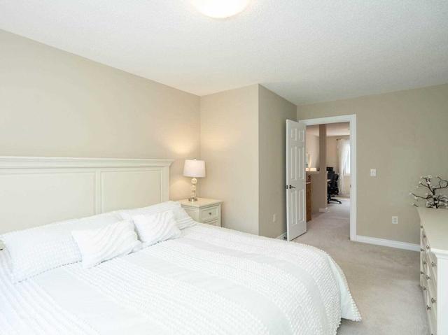 929 Creekfront Way, Townhouse with 2 bedrooms, 3 bathrooms and 2 parking in Newmarket ON | Image 5