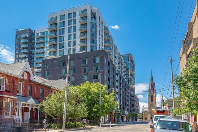 1216 - 525 Adelaide St W, Condo with 3 bedrooms, 2 bathrooms and 1 parking in Toronto ON | Image 23