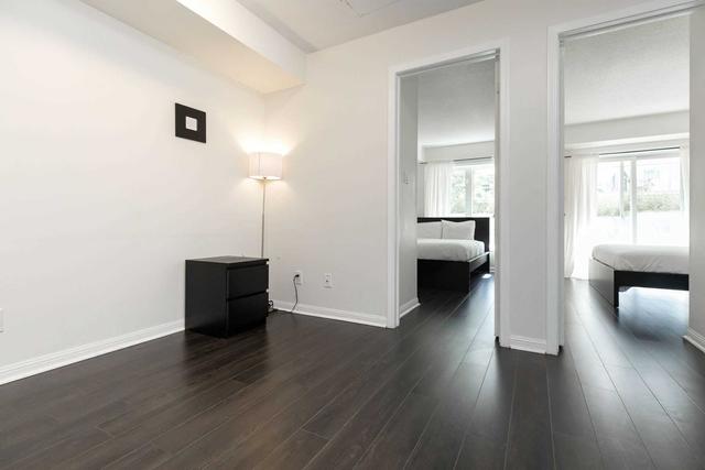 th918 - 16 Laidlaw St, Townhouse with 2 bedrooms, 1 bathrooms and 1 parking in Toronto ON | Image 11