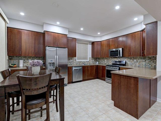 125 Owlridge Dr, House detached with 4 bedrooms, 3 bathrooms and 4 parking in Brampton ON | Image 3